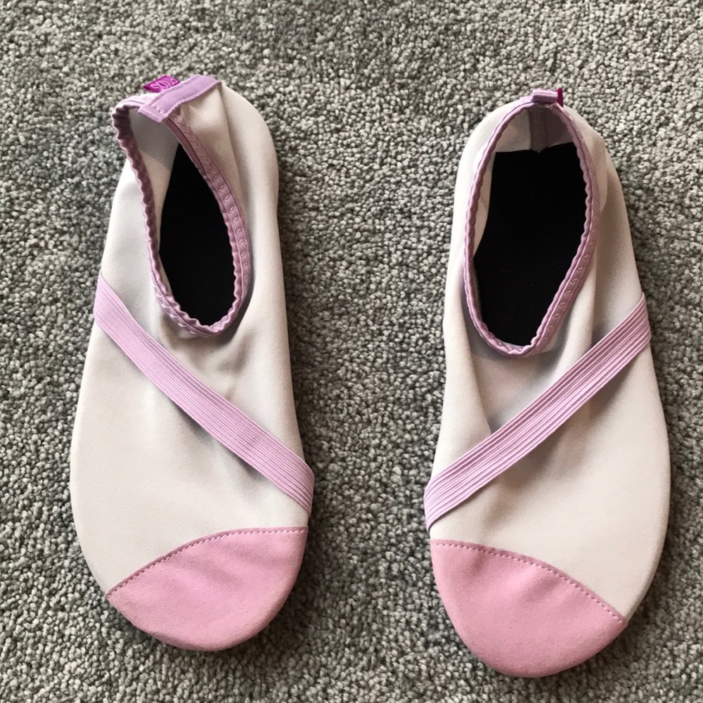 Fit kicks athletic shoe women’s